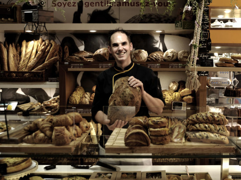 Portrait Mickael Gouzy dans sa boulangerie